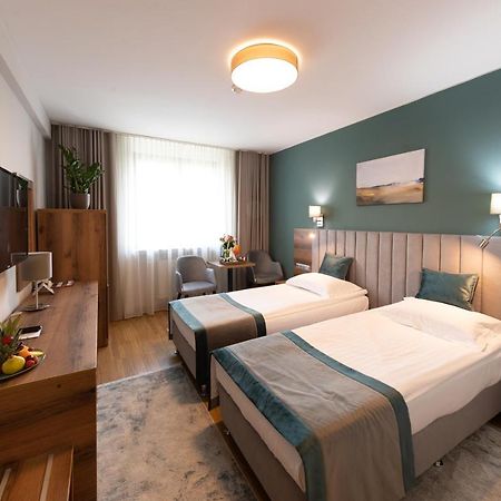 Hotel Fenyo เมียร์คูรา-ชุค ภายนอก รูปภาพ