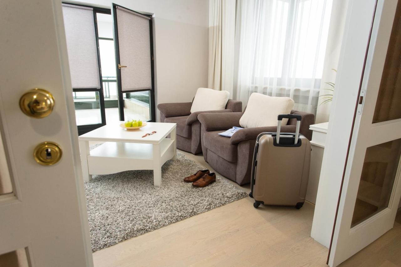 Hotel Fenyo เมียร์คูรา-ชุค ภายนอก รูปภาพ